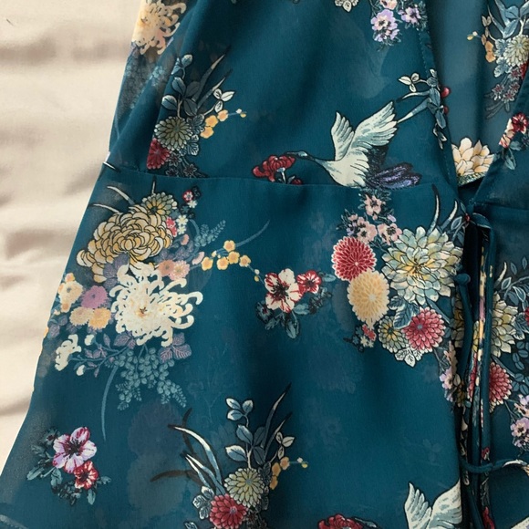 F21 Green Floral Wrap Top - Picture 2 of 3